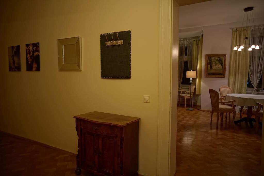 Hotel-Appartement-Villa Ulenburg Dresden Bilik gambar