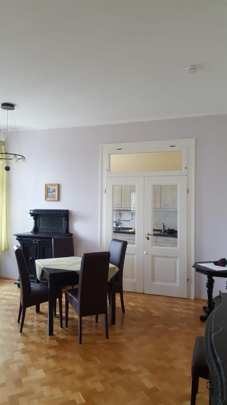 Hotel-Appartement-Villa Ulenburg Dresden Bilik gambar