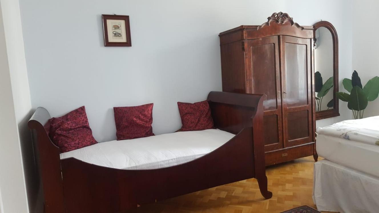Hotel-Appartement-Villa Ulenburg Dresden Bilik gambar
